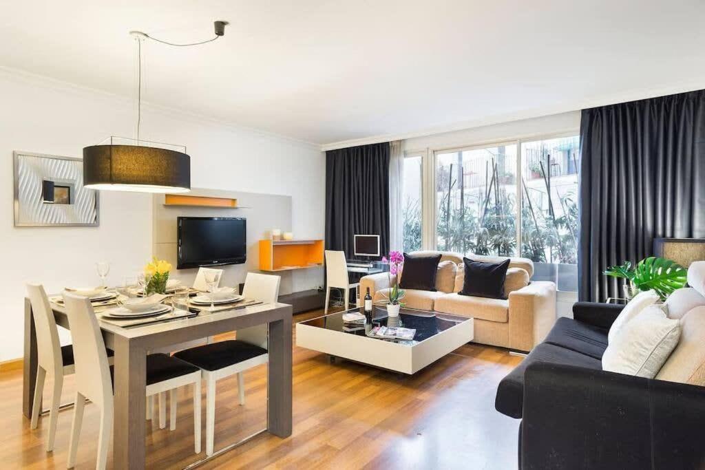 And Elegant 4 Bedroom By Placa Catalunya Apartament