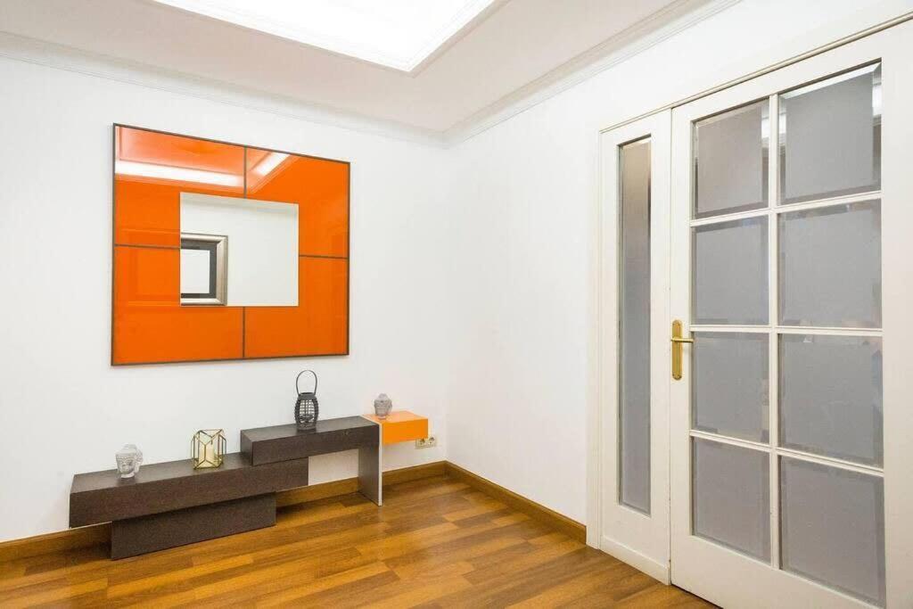 Apartament And Elegant 4 Bedroom By Placa Catalunya *