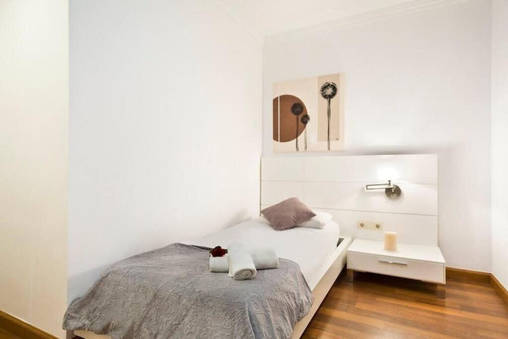 And Elegant 4 Bedroom By Placa Catalunya Apartament *